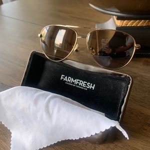 FARMFRESH polarized aviators